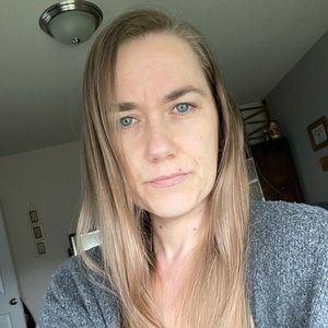 Meet your Posher, Cynthia